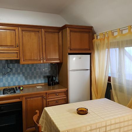 アヴェッツァーノLa Casa Di Loryanneアパートメント エクステリア 写真